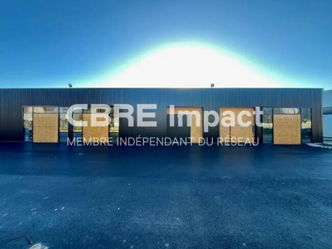 Plus de détails pour Local d'activités à louer