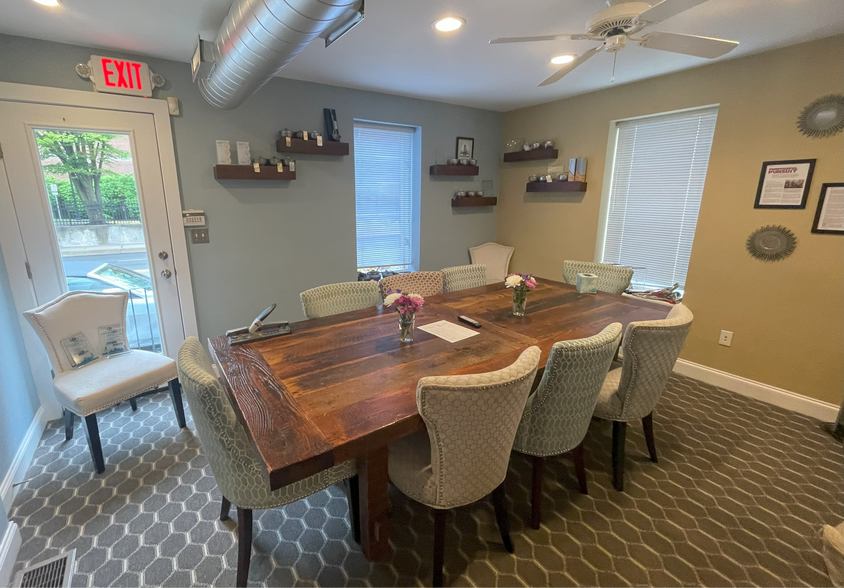 890-892 County Line Rd, Bryn Mawr, PA à vendre - Photo de l’immeuble – Image 1 sur 8