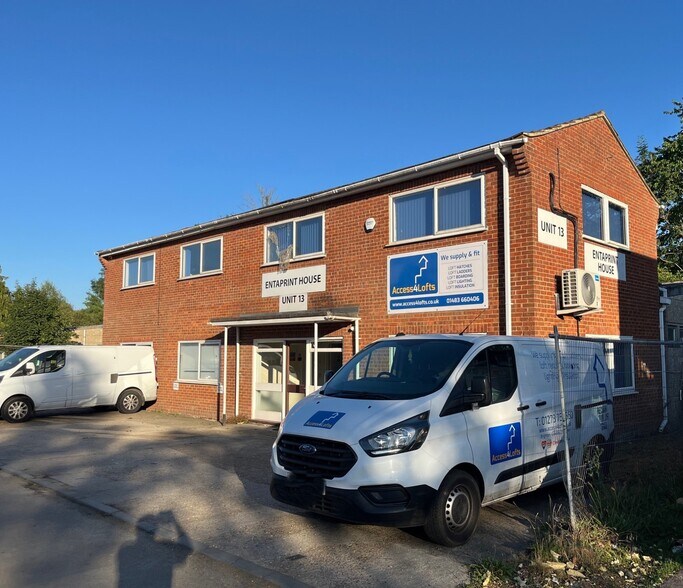 Littlemead Industrial Estate, Cranleigh à louer - Photo de l’immeuble – Image 1 sur 1