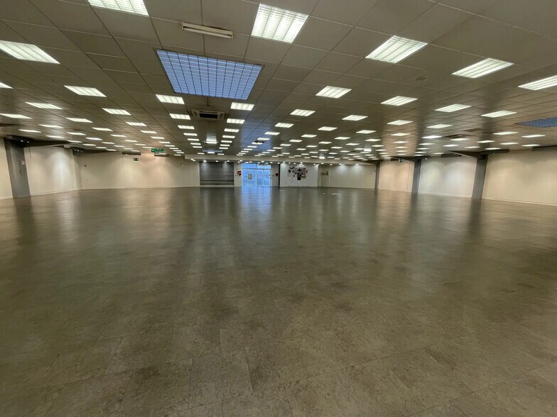 Local commercial dans Lorient à louer - Photo de l’immeuble – Image 2 sur 5