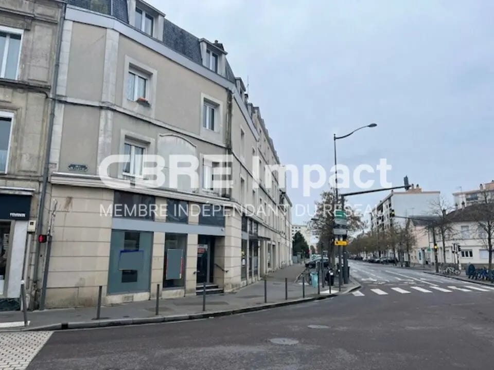 Bureau dans Reims à louer Photo de l’immeuble– Image 1 sur 3