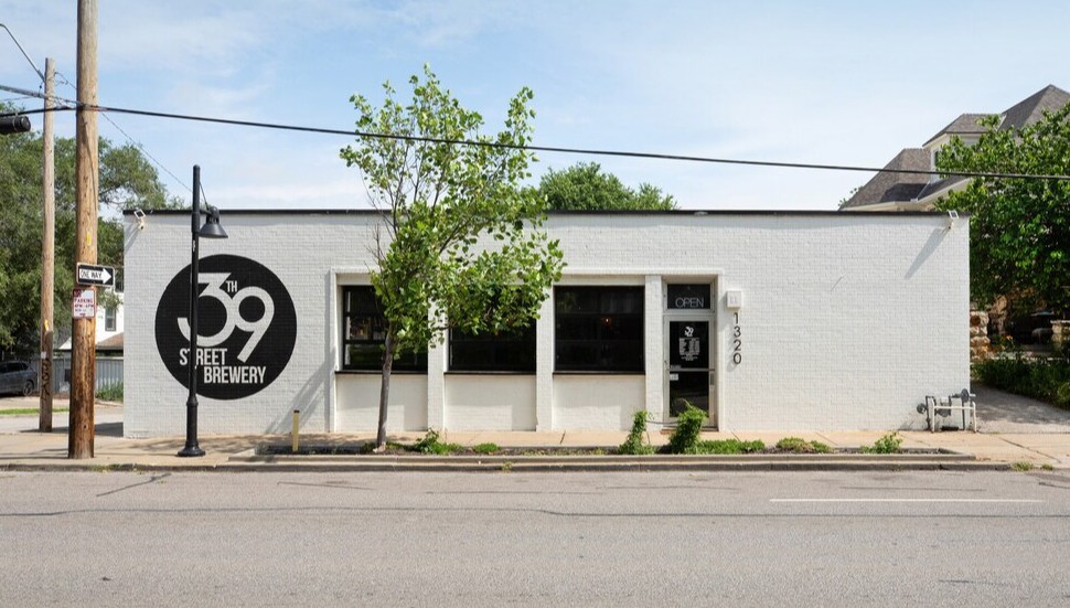 1320 W 39th St, Kansas City, MO à vendre Photo de l’immeuble– Image 1 sur 8