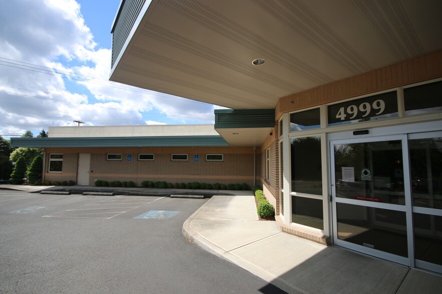 4999 Skyline Rd S, Salem, OR à louer - Photo principale – Image 1 sur 5