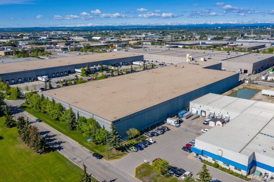 7139 44th St SE, Calgary, AB à louer - Aérien – Image 2 sur 2