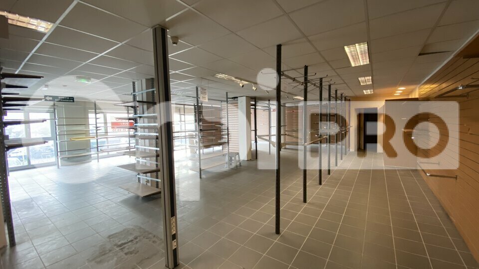 Local commercial dans Longjumeau à vendre - Photo de l’immeuble – Image 2 sur 21