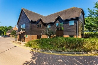 Old Woking Rd, Old Woking à louer Photo principale– Image 1 sur 9