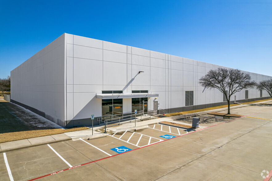 620 Westport Pky, Grapevine, TX à louer - Photo de l’immeuble – Image 2 sur 5