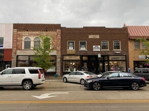 205-229 N Old Woodward Ave, Birmingham, MI à louer Photo de l’immeuble– Image 1 sur 1