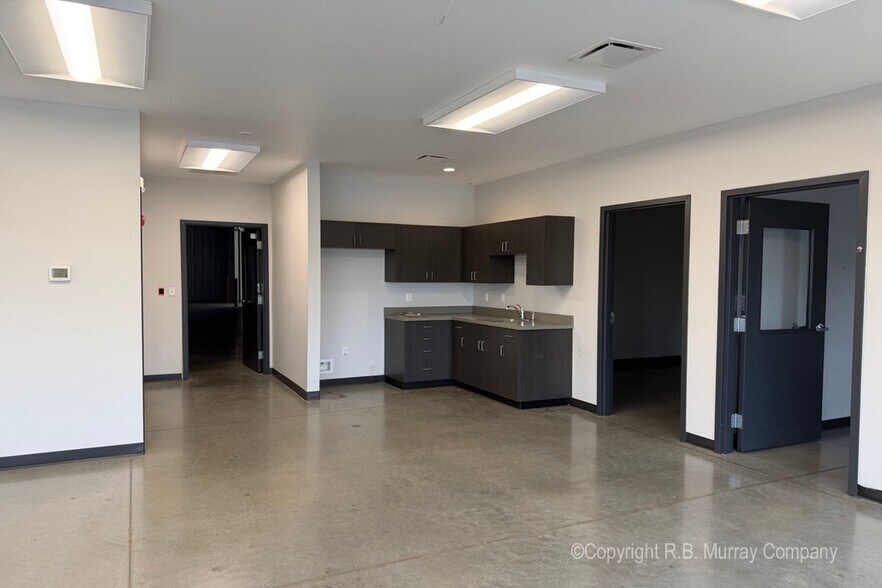 5534 W Chestnut Expy, Springfield, MO à louer - Photo de l’immeuble – Image 2 sur 18