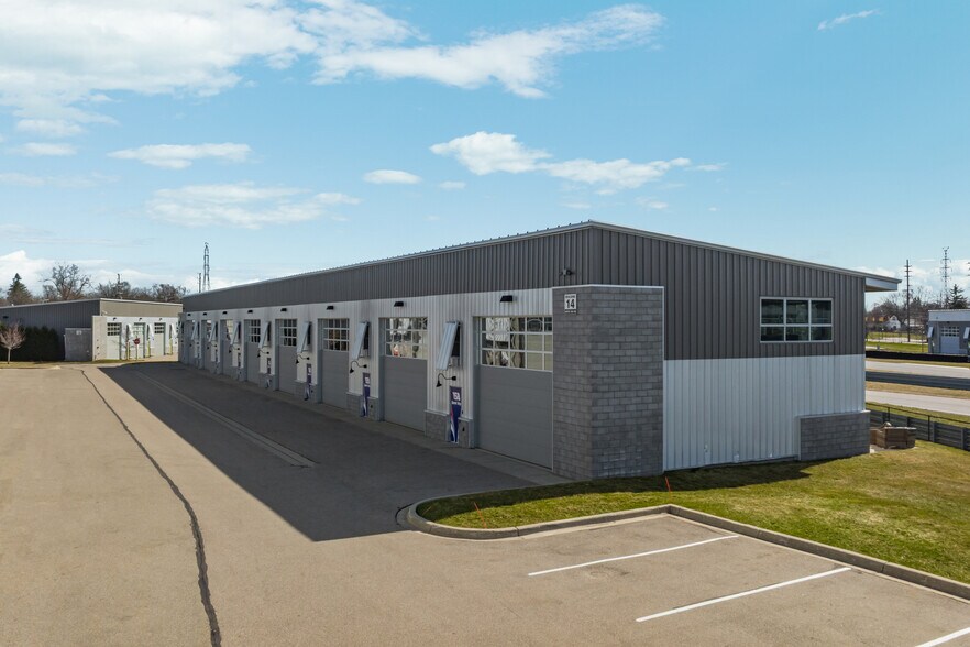 161 W Speed Way, Pontiac, MI à vendre - Photo de l’immeuble – Image 3 sur 25