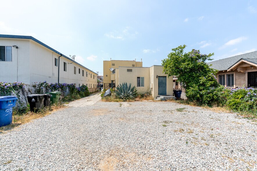 332 N St Louis St, Los Angeles, CA à vendre - Photo de l’immeuble – Image 2 sur 15