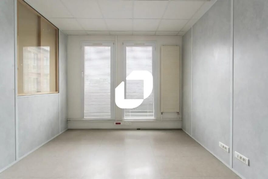 Bureau dans Savigny-le-Temple à vendre - Photo intérieure – Image 3 sur 8