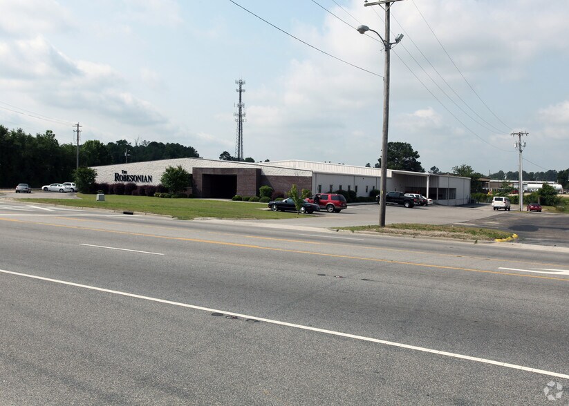 2175 N Roberts Ave, Lumberton, NC à louer - Photo principale – Image 1 sur 5