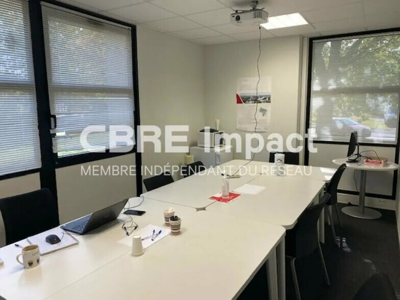 Bureau dans Reims à louer - Photo de l’immeuble – Image 2 sur 7