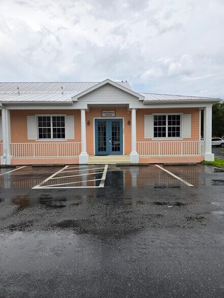 5473 Lee St, Lehigh Acres, FL à louer - Photo de l’immeuble – Image 2 sur 5