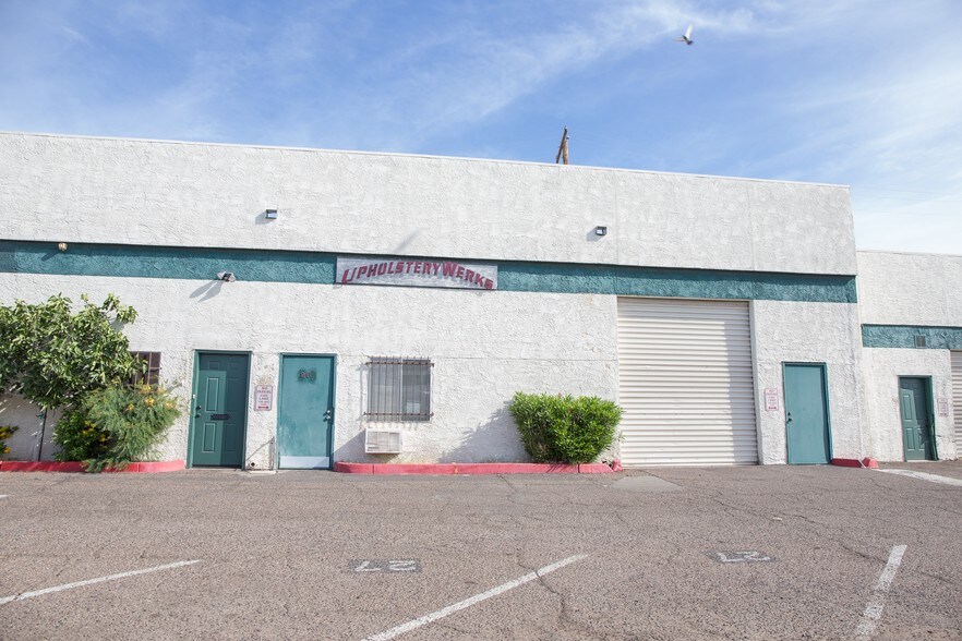 431 S Stapley Dr, Mesa, AZ à louer - Photo de l’immeuble – Image 3 sur 7