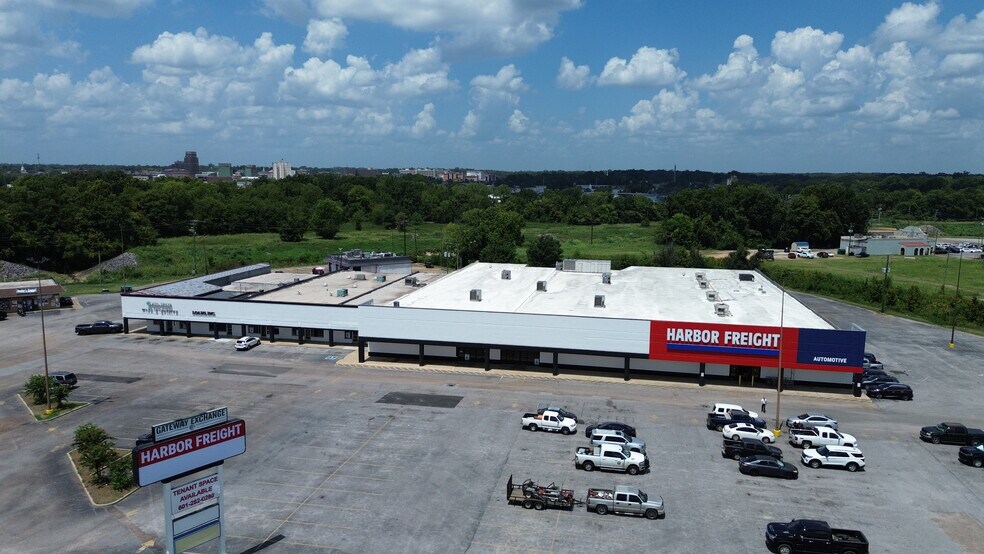 2106-2124 N Frontage Rd, Meridian, MS à louer - Photo de l’immeuble – Image 3 sur 4