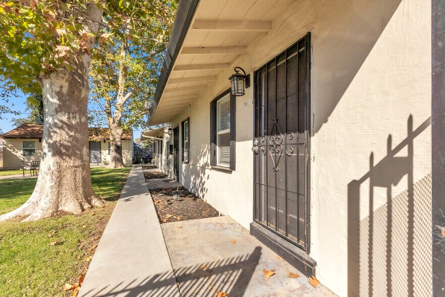 3723 Jasmine St, Sacramento, CA à vendre - Photo de l’immeuble – Image 3 sur 17