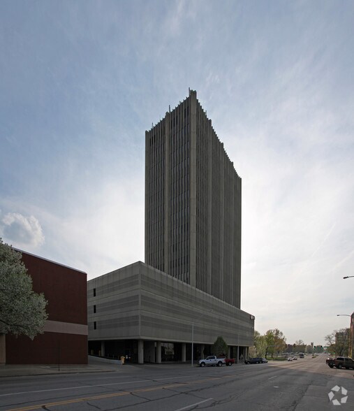 800 SW Jackson St, Topeka, KS à louer - Photo de l’immeuble – Image 2 sur 3