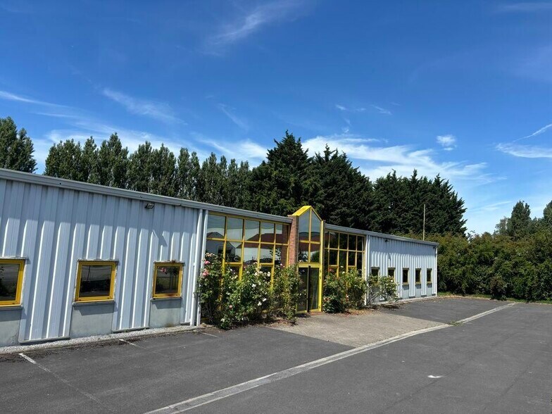 Industriel/Logistique dans Neuville En Ferrain à vendre - Photo de l’immeuble – Image 2 sur 6
