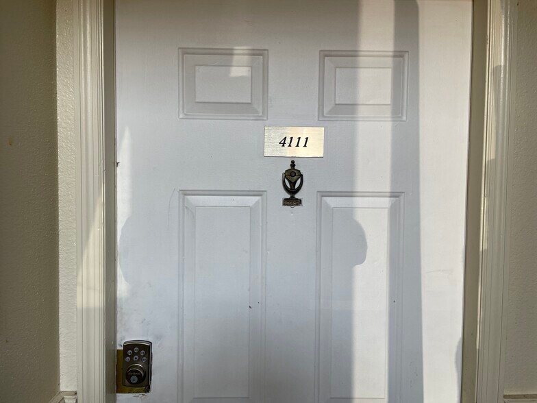 Versaille Multifamily Package portefeuille de 3 biens à vendre sur LoopNet.fr - Photo de l’immeuble – Image 2 sur 38
