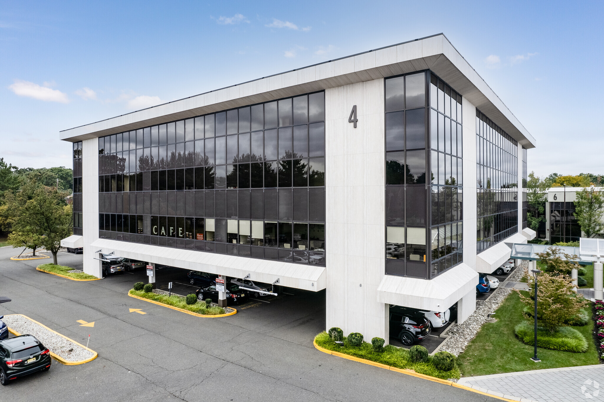 4 Brighton Rd, Clifton, NJ à louer Photo principale– Image 1 sur 11