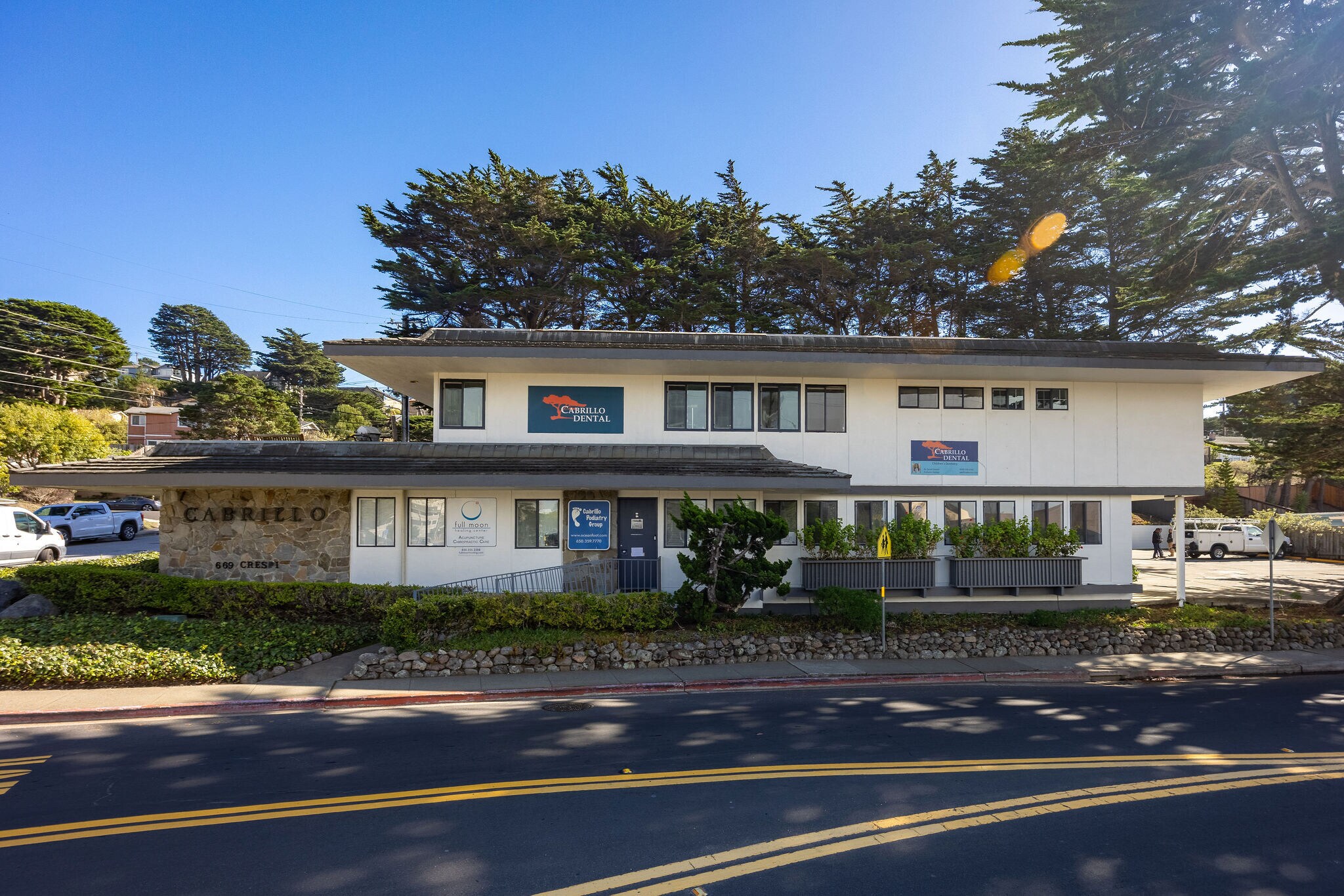 667-669 Crespi Dr, Pacifica, CA à vendre Photo de l’immeuble– Image 1 sur 63