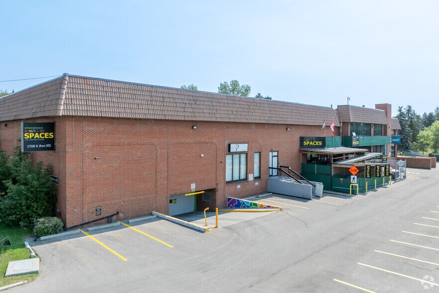 1709 8th Ave NE, Calgary, AB à vendre - Photo de l’immeuble – Image 2 sur 4