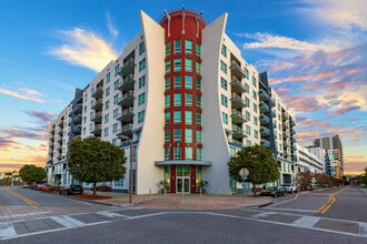 1190 E Washington St, Tampa, FL à louer Photo de l’immeuble– Image 1 sur 1