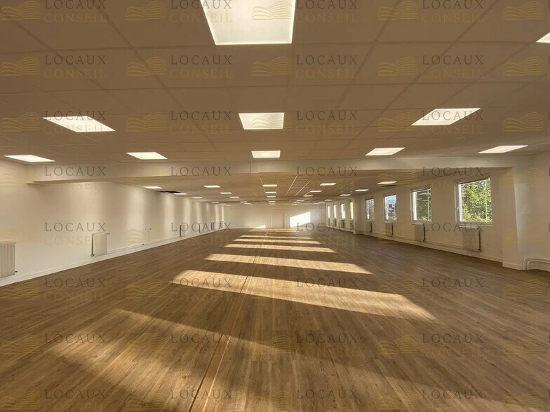 Bureau dans Gennevilliers à louer - Photo de l’immeuble – Image 2 sur 5
