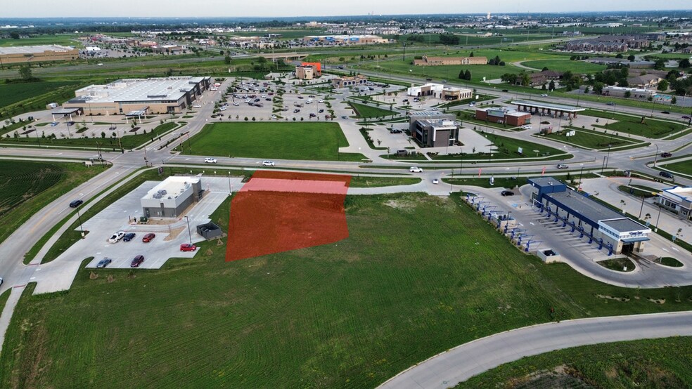 360 NE Gateway Dr, Grimes, IA à louer - Photo de l’immeuble – Image 3 sur 4