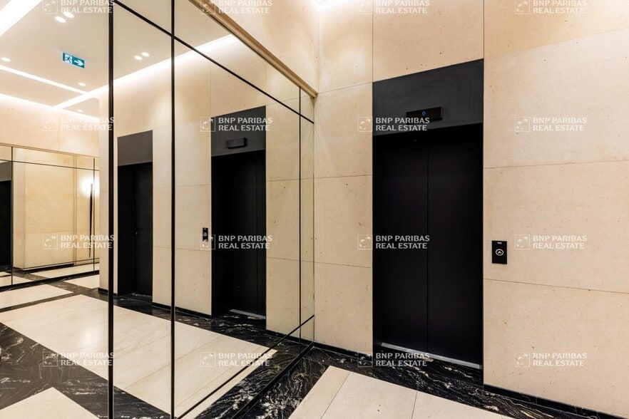 16 Place Du Général De Gaulle, Lille à louer - Photo de l’immeuble – Image 3 sur 16