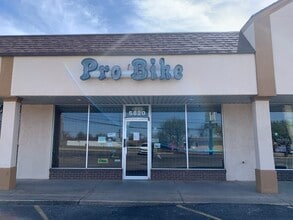 5804-5814 NW 63rd St, Oklahoma City, OK à louer Photo de l’immeuble– Image 2 sur 5