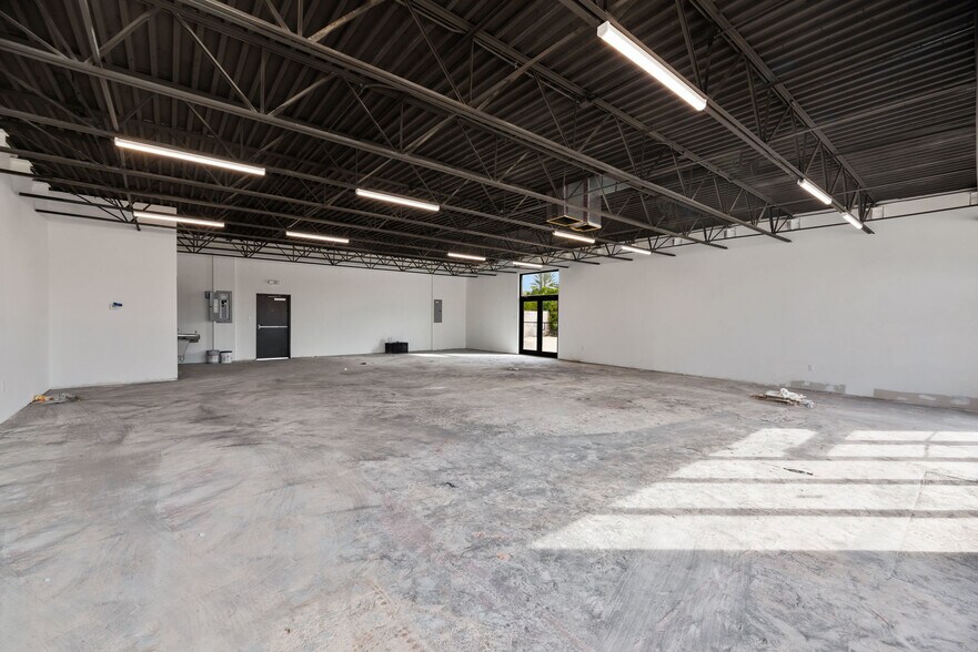 612 NW 9th Ave, Fort Lauderdale, FL à louer - Photo intérieure – Image 3 sur 11