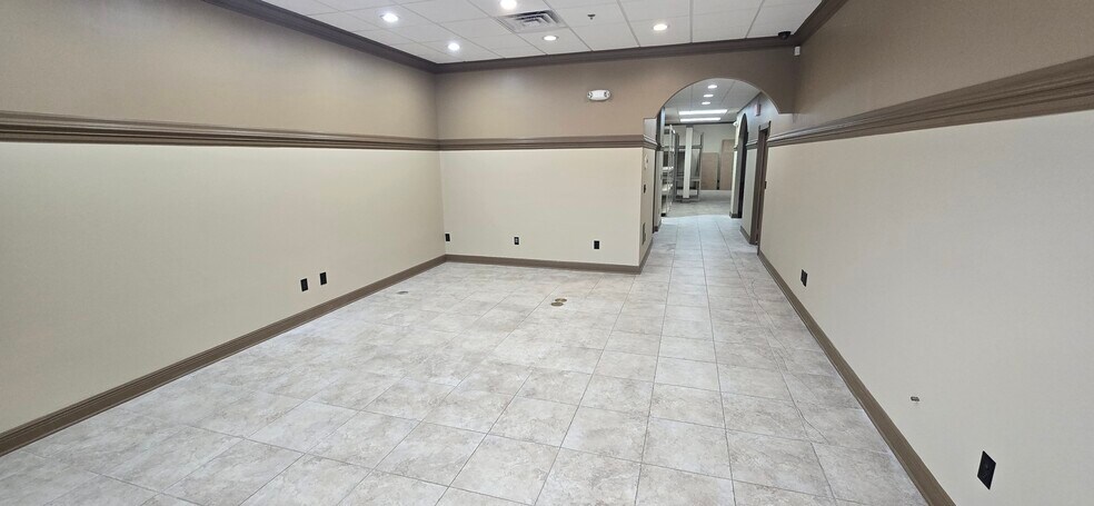 8725 Youngerman Ct, Jacksonville, FL à louer - Photo de l’immeuble – Image 1 sur 22