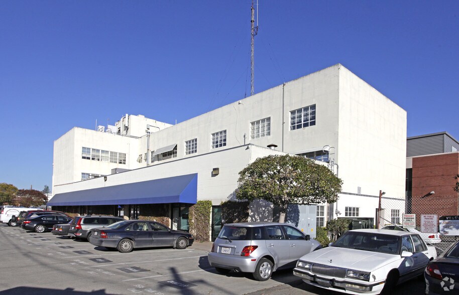 1516 Oak St, Alameda, CA à louer - Photo principale – Image 1 sur 3