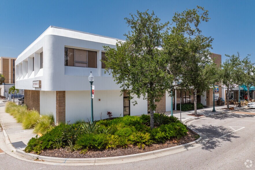 1670 Main St, Sarasota, FL à vendre - Photo de l’immeuble – Image 3 sur 26