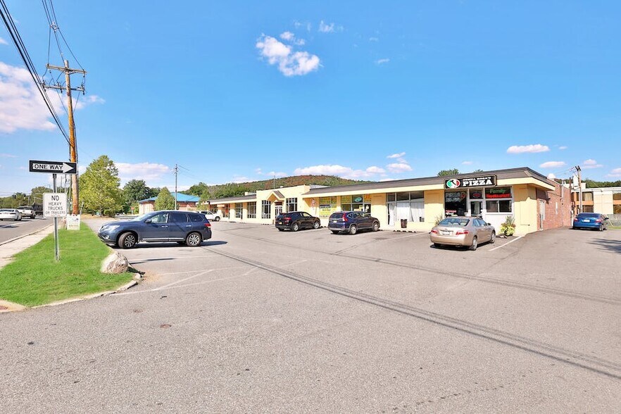 331 Route 303, Orangeburg, NY à louer - Photo de l’immeuble – Image 2 sur 11