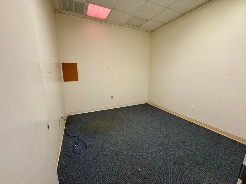 2410 S Main St, Lindale, TX à vendre - Photo de l’immeuble – Image 3 sur 31