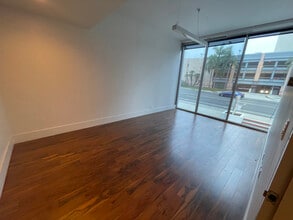 611 Civic Center Dr W, Santa Ana, CA à louer Photo intérieure– Image 1 sur 3