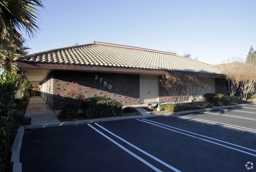 3800 Auburn Blvd, Sacramento, CA à louer - Photo de l’immeuble – Image 2 sur 3
