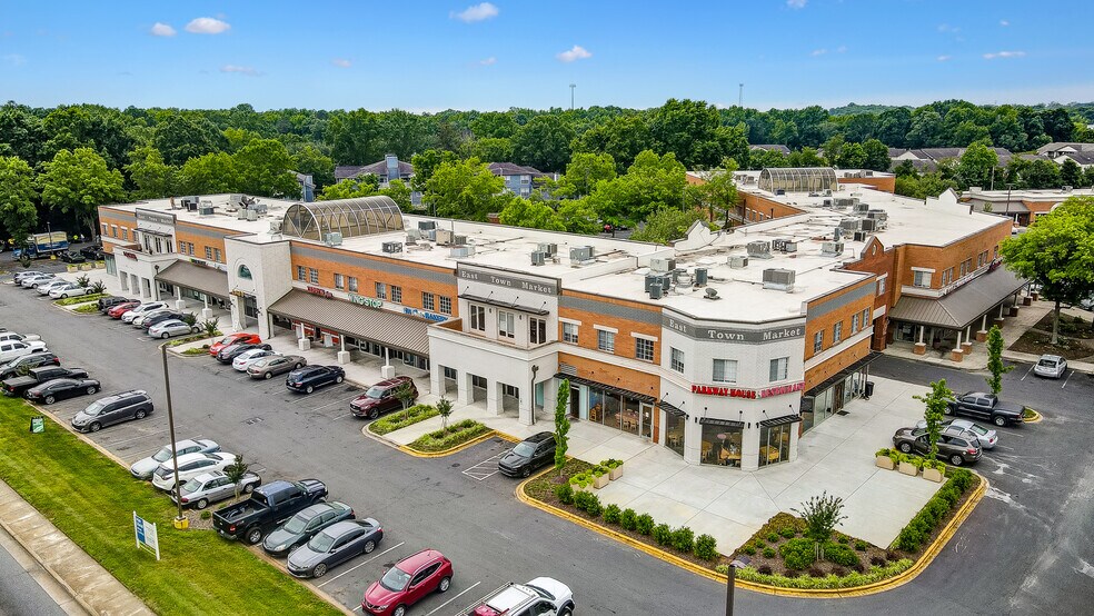 5820 E WT Harris Blvd, Charlotte, NC à louer - Photo principale – Image 1 sur 12