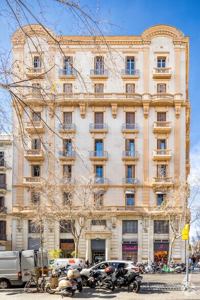 Local commercial dans Barcelone, Barcelona à louer - Photo de l’immeuble – Image 2 sur 2