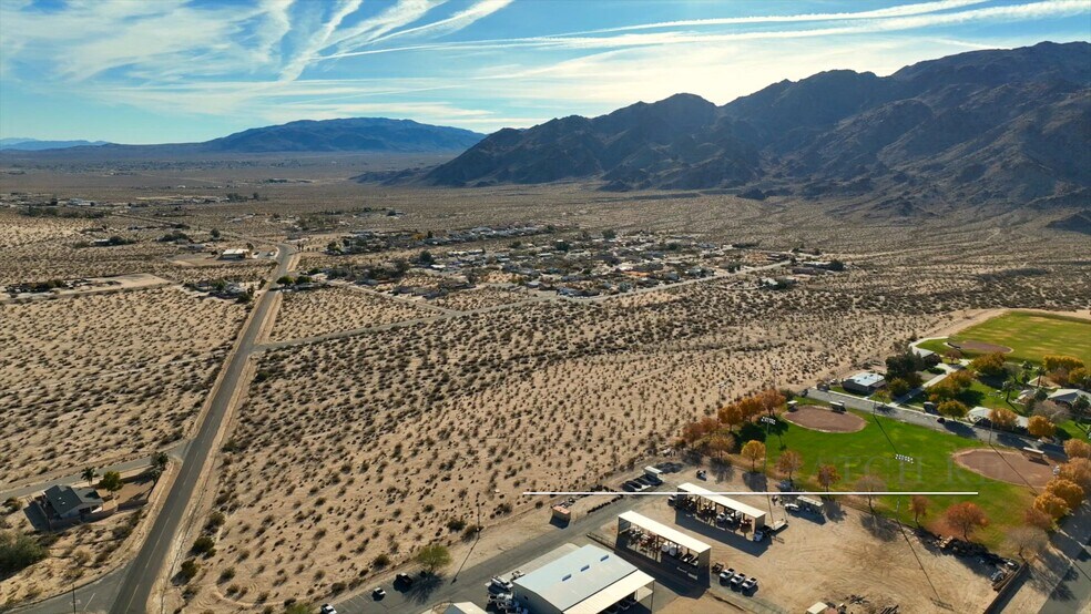 31 Ac in 29 Palms, CA portefeuille de 2 biens à vendre sur LoopNet.fr - Vidéo sur l’annonce professionnelle – Image 2 sur 11