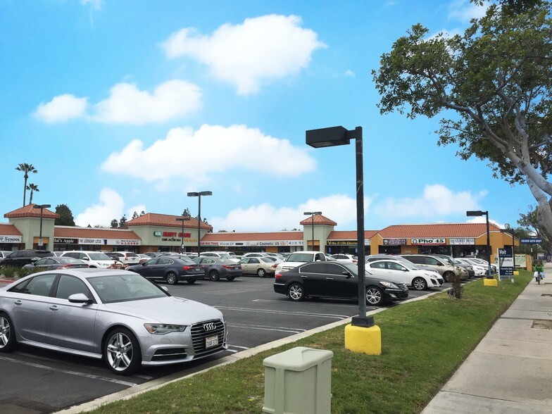9240 Garden Grove Blvd, Garden Grove, CA à louer - Autre – Image 2 sur 4