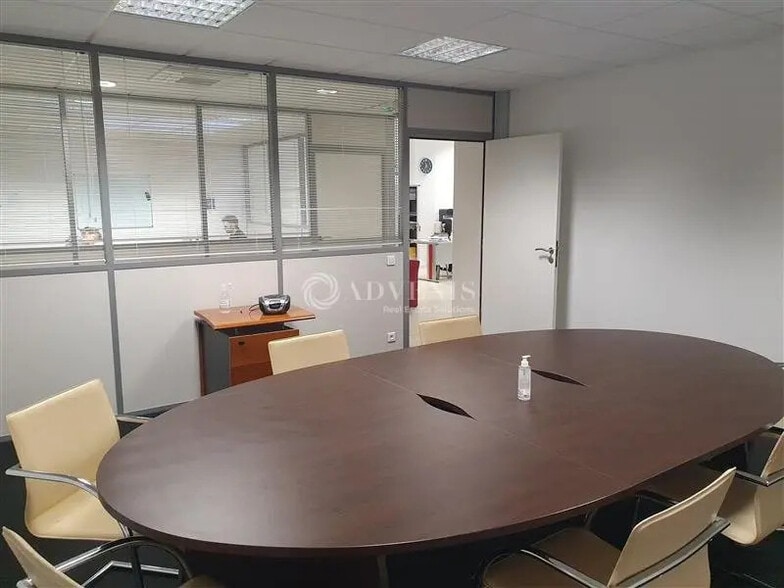 Bureau dans Heillecourt à louer - Photo de l’immeuble – Image 1 sur 4