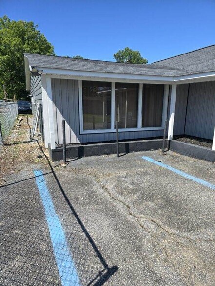 305.5 N Logan St, Gaffney, SC à vendre - Photo de l’immeuble – Image 2 sur 25