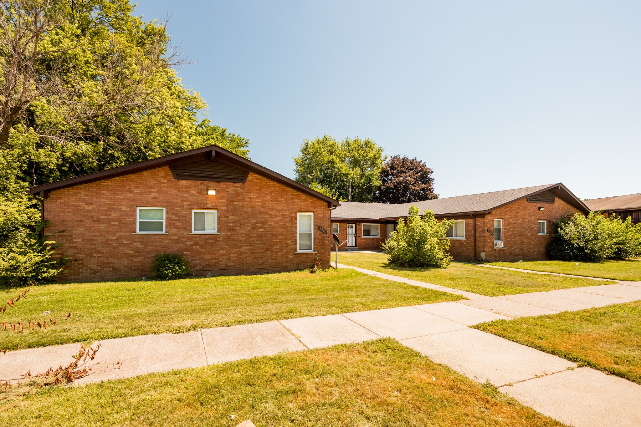 9500 Chalmers St, Detroit, MI à vendre Photo principale– Image 1 sur 4