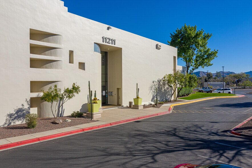 11209 N Tatum Blvd, Phoenix, AZ à louer - Photo de l’immeuble – Image 3 sur 10