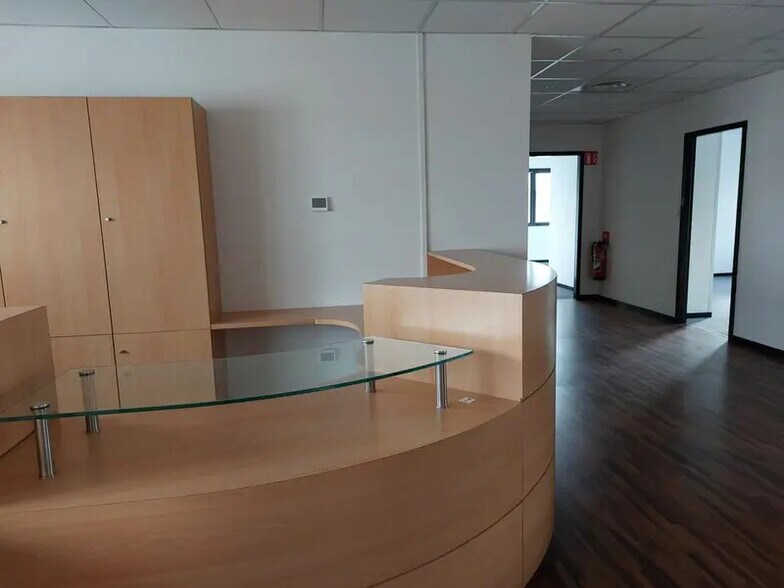 Bureau dans Saint-Grégoire à vendre - Photo intérieure – Image 2 sur 10